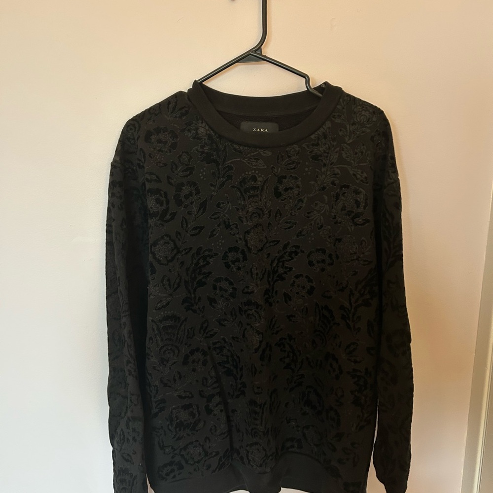 Zara Black Crewneck Sweatshirt